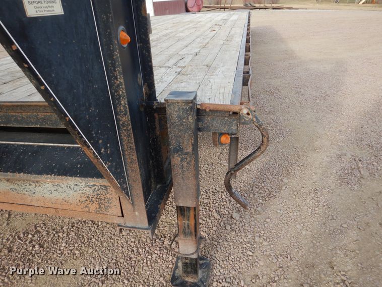 image for item HU9800 2006 Titan equipment trailer