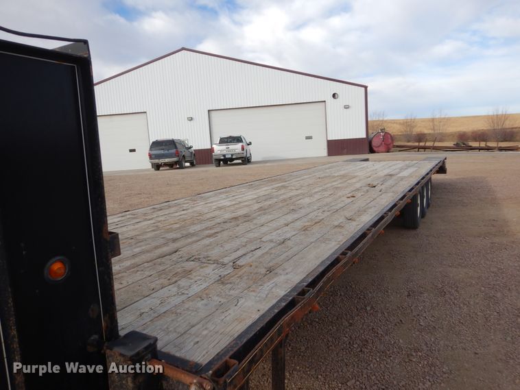 image for item HU9800 2006 Titan equipment trailer