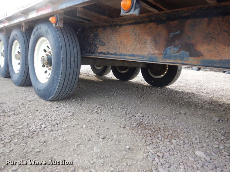 image for item HU9800 2006 Titan equipment trailer