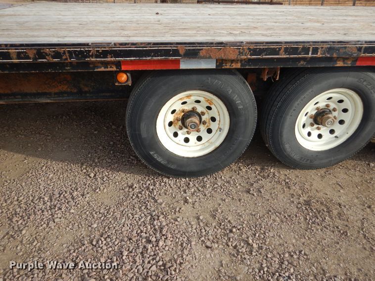 image for item HU9800 2006 Titan equipment trailer