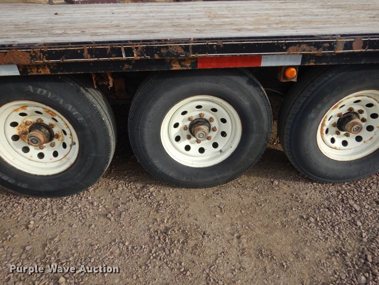 image for item HU9800 2006 Titan equipment trailer