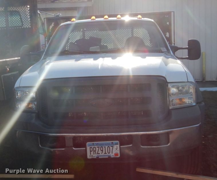 image for item HU9817 2005 Ford F450 Super Duty  dump flatbed truck