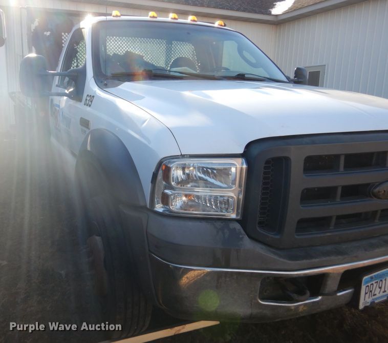 image for item HU9817 2005 Ford F450 Super Duty  dump flatbed truck