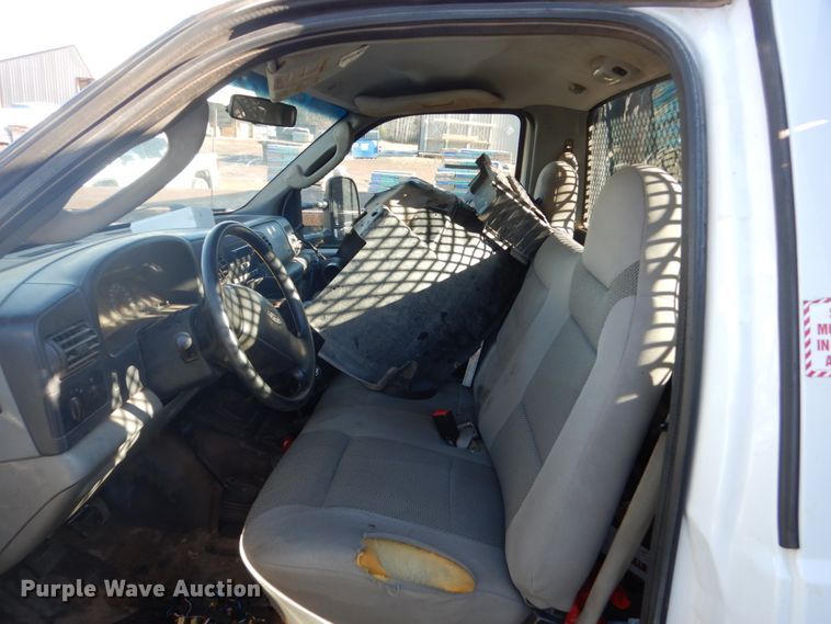 image for item HU9817 2005 Ford F450 Super Duty  dump flatbed truck