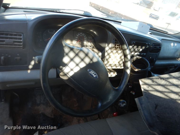 image for item HU9817 2005 Ford F450 Super Duty  dump flatbed truck