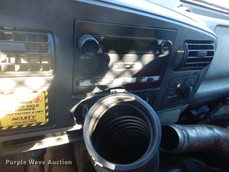 image for item HU9817 2005 Ford F450 Super Duty  dump flatbed truck