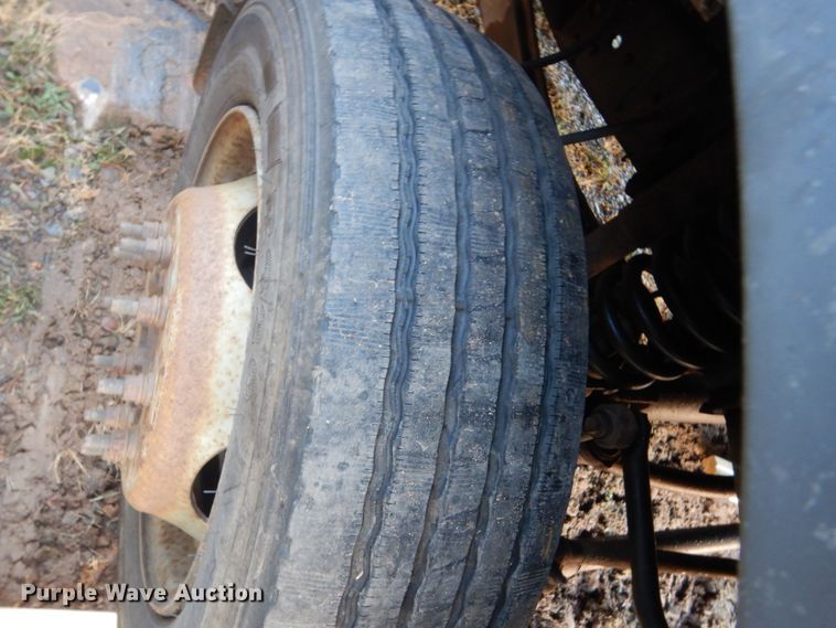 image for item HU9817 2005 Ford F450 Super Duty  dump flatbed truck