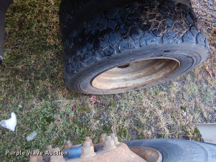 image for item HU9817 2005 Ford F450 Super Duty  dump flatbed truck