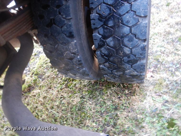 image for item HU9817 2005 Ford F450 Super Duty  dump flatbed truck