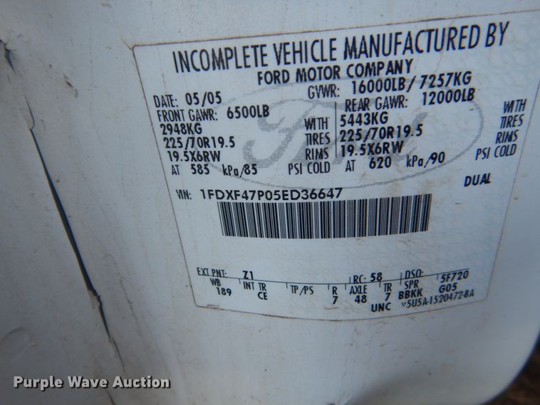 image for item HU9817 2005 Ford F450 Super Duty  dump flatbed truck