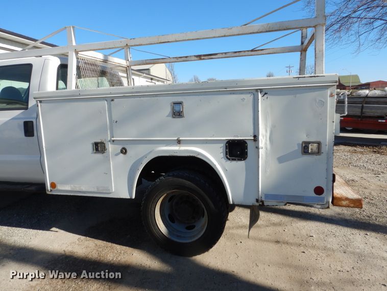 image for item HU9865 2008 Ford F550 Super Duty  Crew Cab utility truck