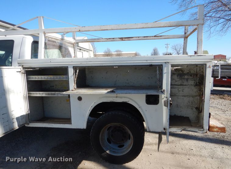 image for item HU9865 2008 Ford F550 Super Duty  Crew Cab utility truck