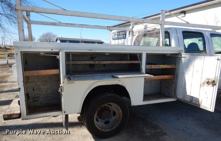 image for item HU9865 2008 Ford F550 Super Duty  Crew Cab utility truck