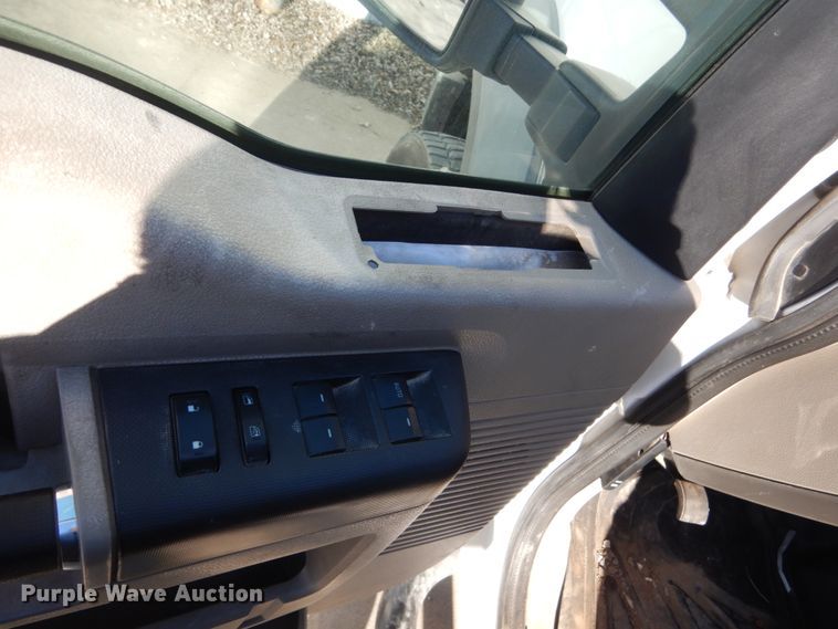 image for item HU9865 2008 Ford F550 Super Duty  Crew Cab utility truck