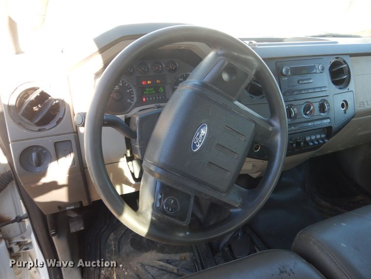 image for item HU9865 2008 Ford F550 Super Duty  Crew Cab utility truck