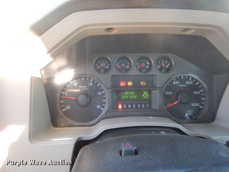 image for item HU9865 2008 Ford F550 Super Duty  Crew Cab utility truck