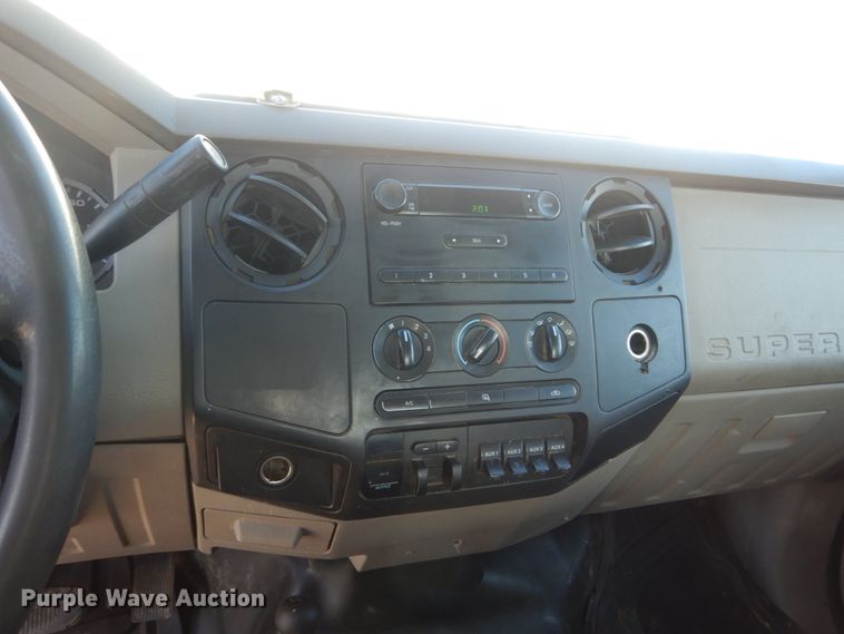 image for item HU9865 2008 Ford F550 Super Duty  Crew Cab utility truck