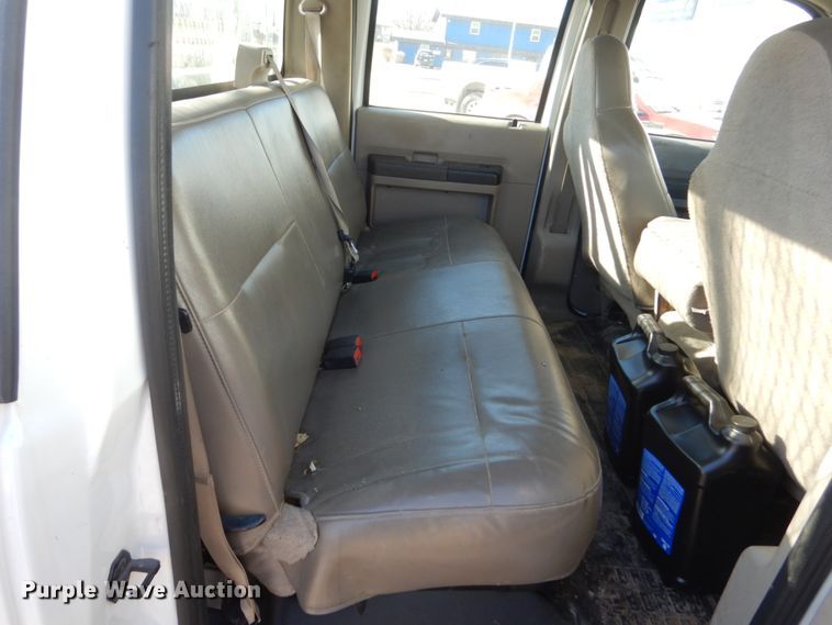 image for item HU9865 2008 Ford F550 Super Duty  Crew Cab utility truck