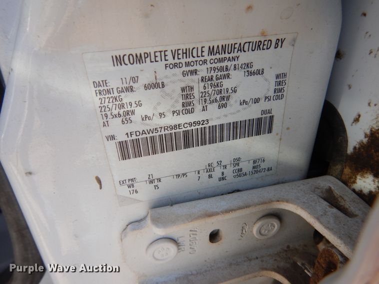 image for item HU9865 2008 Ford F550 Super Duty  Crew Cab utility truck