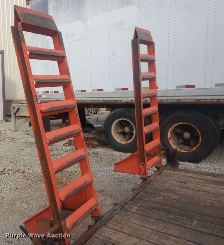 image for item HV9541 2003 Contrail C10 equipment trailer