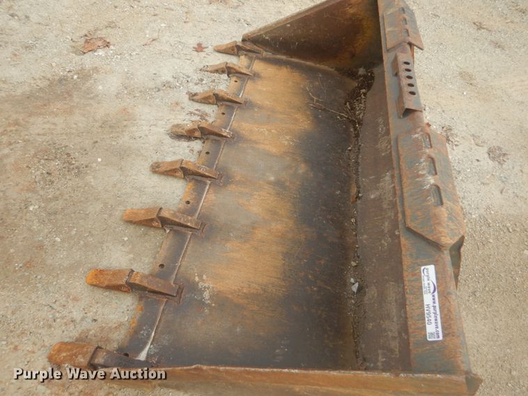 image for item HV9543 70"W skid steer bucket