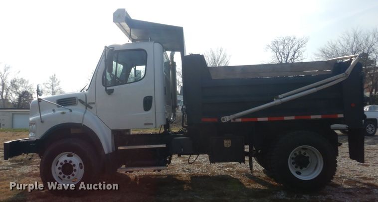 image for item HV9548 2005 Freightliner Business Class M2  dump truck