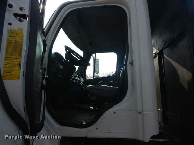 image for item HV9548 2005 Freightliner Business Class M2  dump truck