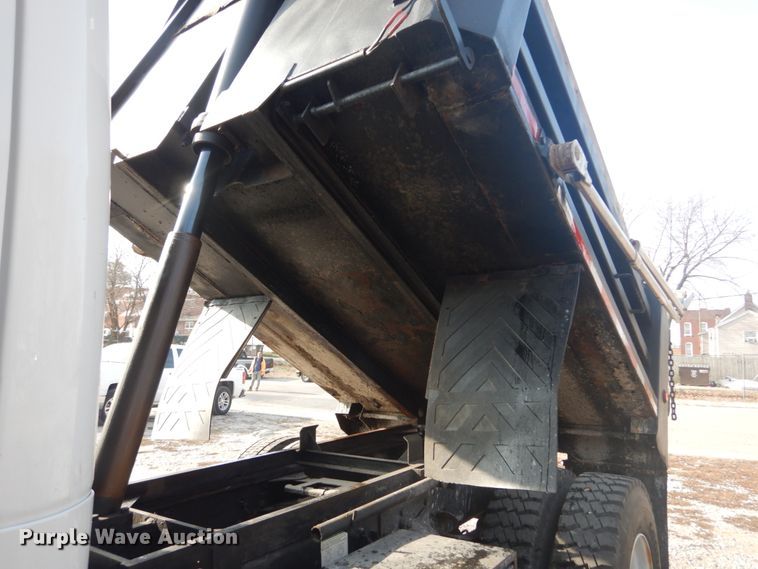 image for item HV9548 2005 Freightliner Business Class M2  dump truck