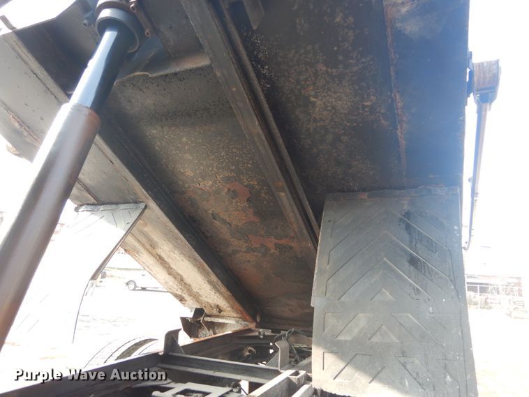 image for item HV9548 2005 Freightliner Business Class M2  dump truck