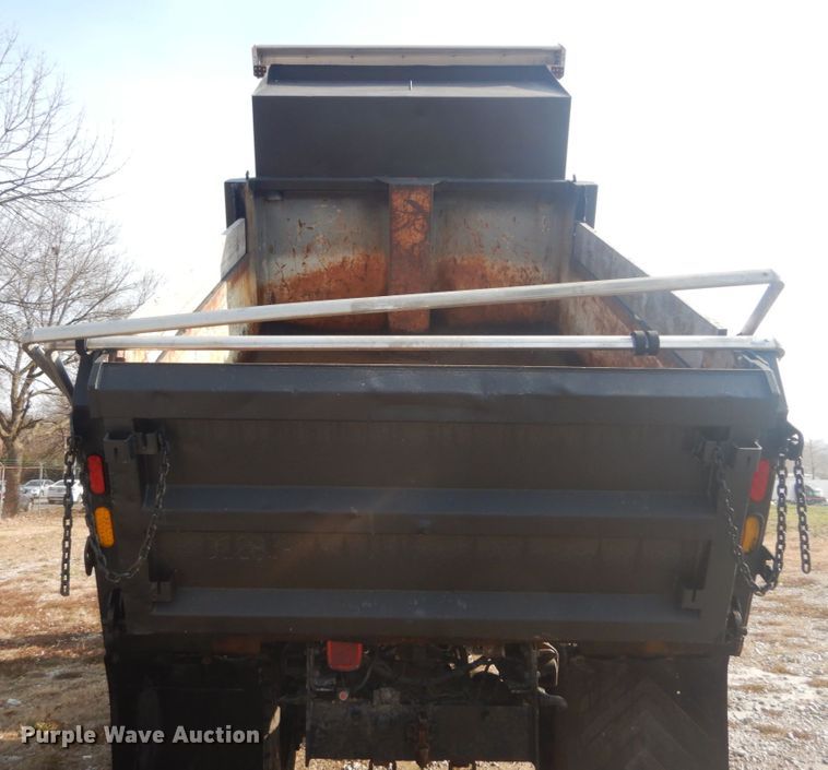 image for item HV9548 2005 Freightliner Business Class M2  dump truck