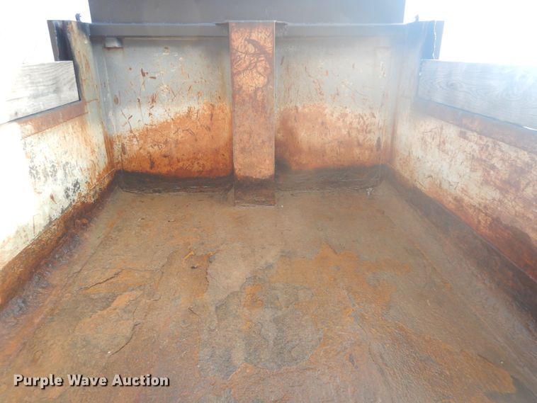 image for item HV9548 2005 Freightliner Business Class M2  dump truck