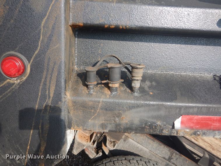 image for item HV9548 2005 Freightliner Business Class M2  dump truck