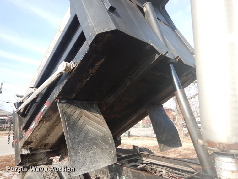 image for item HV9548 2005 Freightliner Business Class M2  dump truck