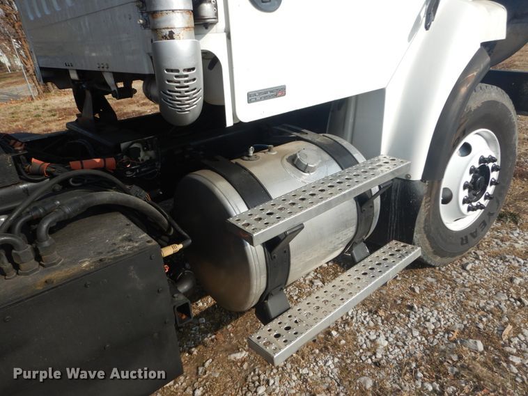 image for item HV9548 2005 Freightliner Business Class M2  dump truck