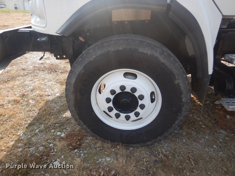 image for item HV9548 2005 Freightliner Business Class M2  dump truck