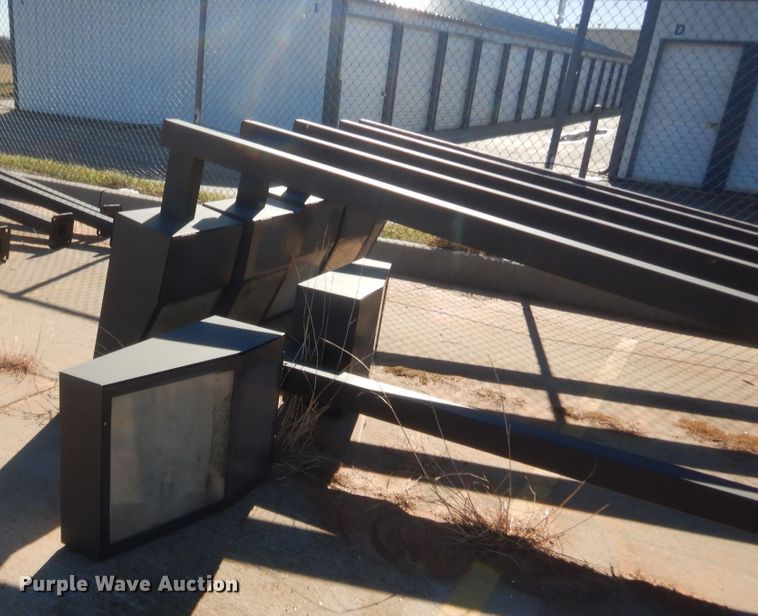 image for item HW9203 Approximately 28 light poles