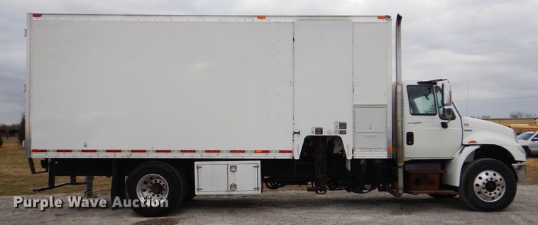 image for item HX9043 2009 International 4400  paper recycling truck