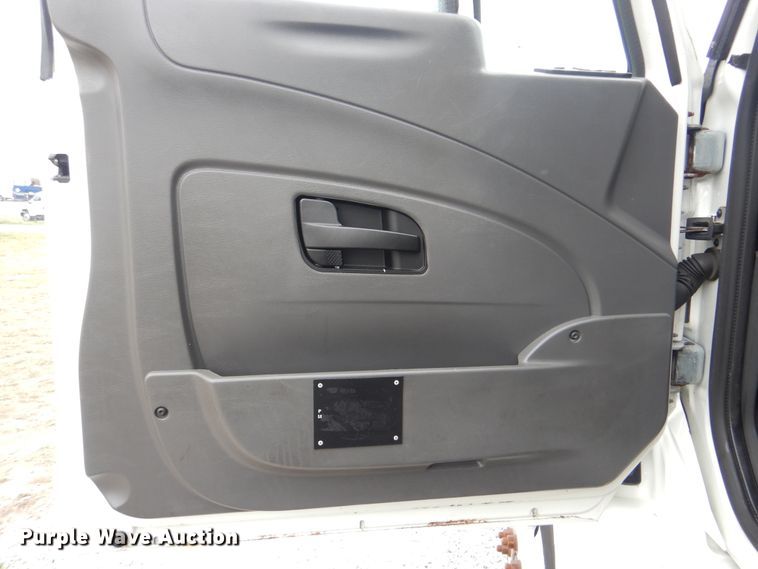 image for item HX9043 2009 International 4400  paper recycling truck