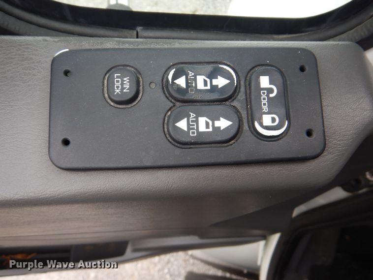 image for item HX9043 2009 International 4400  paper recycling truck