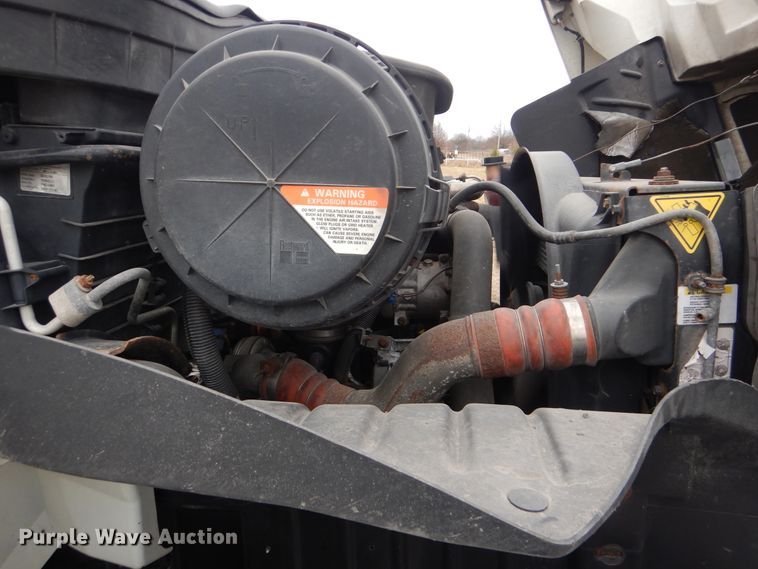 image for item HX9043 2009 International 4400  paper recycling truck