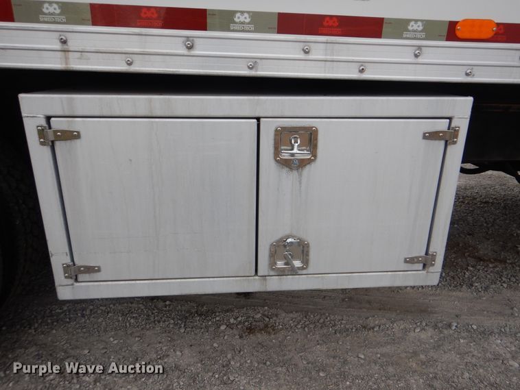 image for item HX9043 2009 International 4400  paper recycling truck