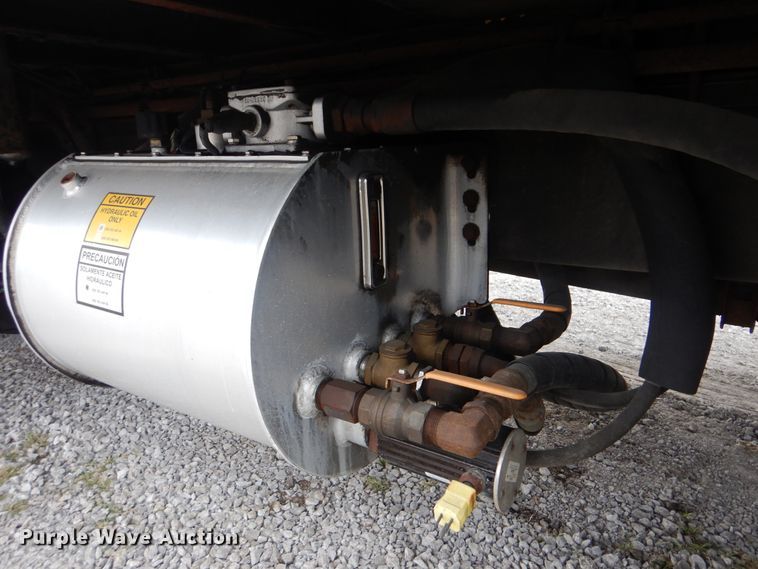 image for item HX9043 2009 International 4400  paper recycling truck