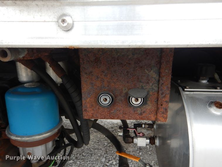 image for item HX9043 2009 International 4400  paper recycling truck