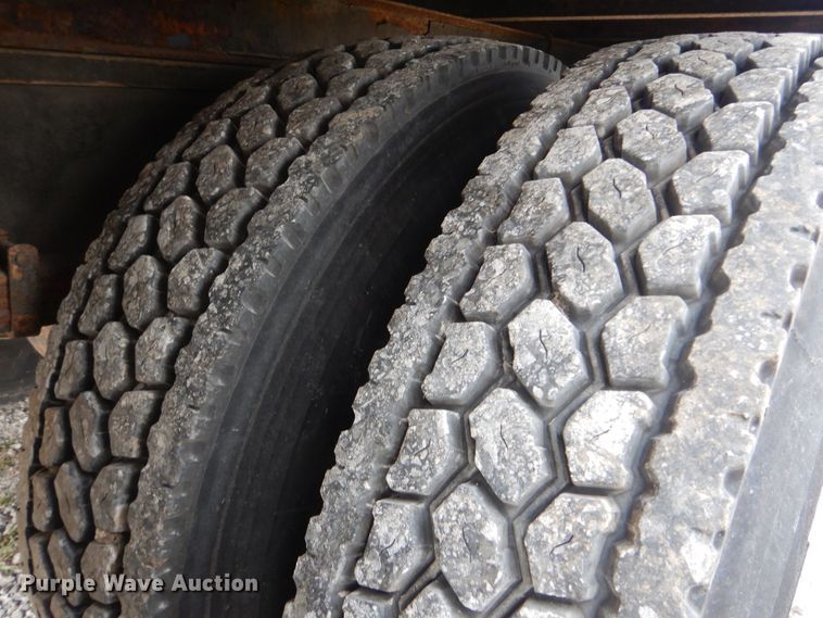 image for item HX9043 2009 International 4400  paper recycling truck