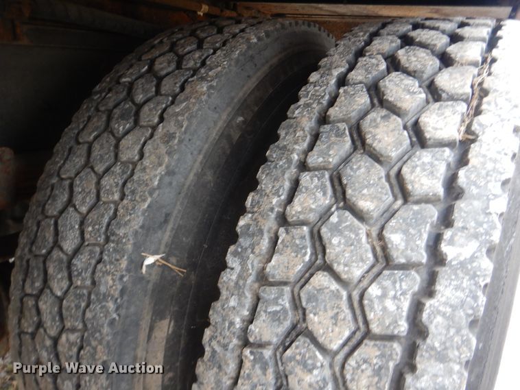 image for item HX9043 2009 International 4400  paper recycling truck