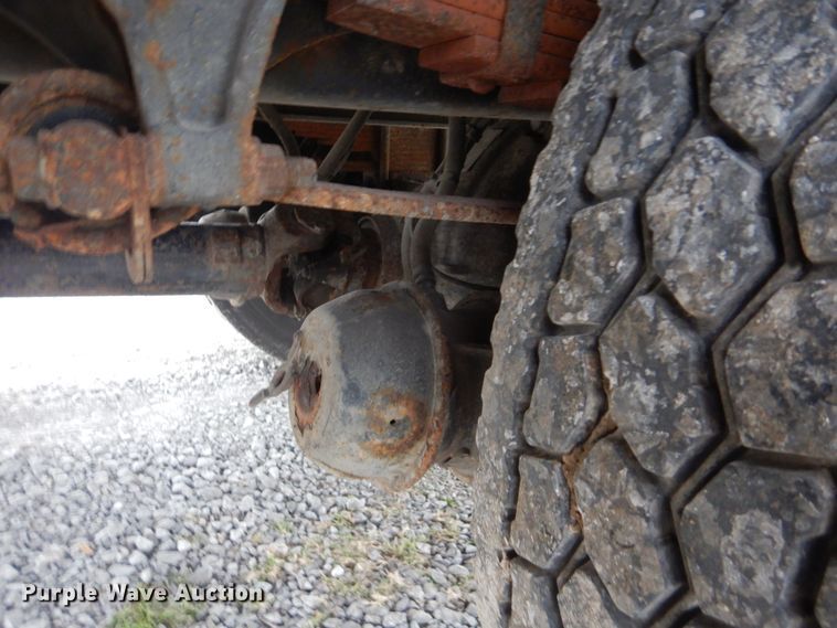 image for item HX9043 2009 International 4400  paper recycling truck