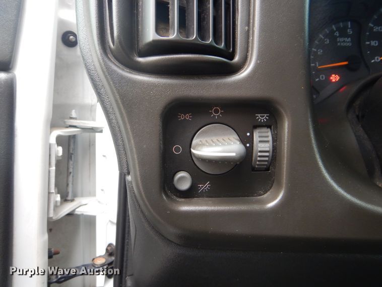 image for item HX9049 2008 Chevrolet C5500  utility truck