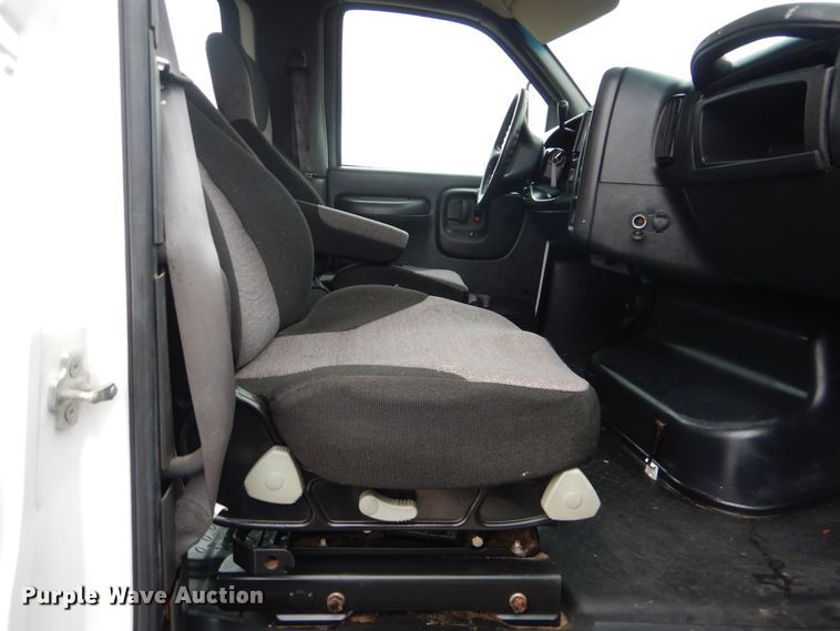 image for item HX9049 2008 Chevrolet C5500  utility truck