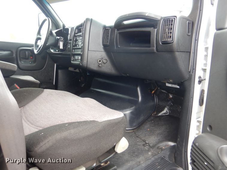 image for item HX9049 2008 Chevrolet C5500  utility truck