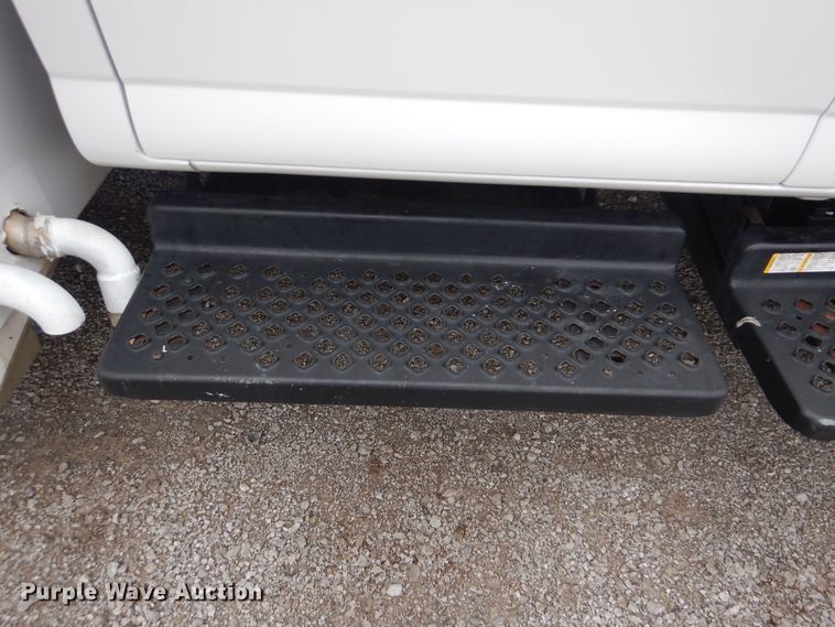 image for item HX9049 2008 Chevrolet C5500  utility truck